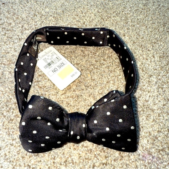 Neiman Marcus Bow Tie Mens Polka Dots Silk  Hand Made In Italy Rare - Picture 1 of 6